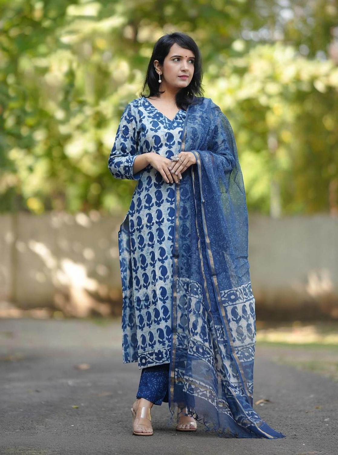 Image of Klosia Women Pure Silk Kurta Pant Dupatta Set