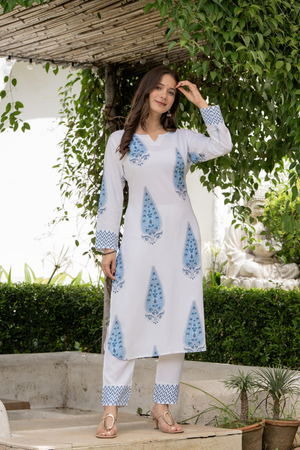 Image of SHREE HARIJI TEXTILE Women Cotton Blend Kurti Pant Dupatta Set