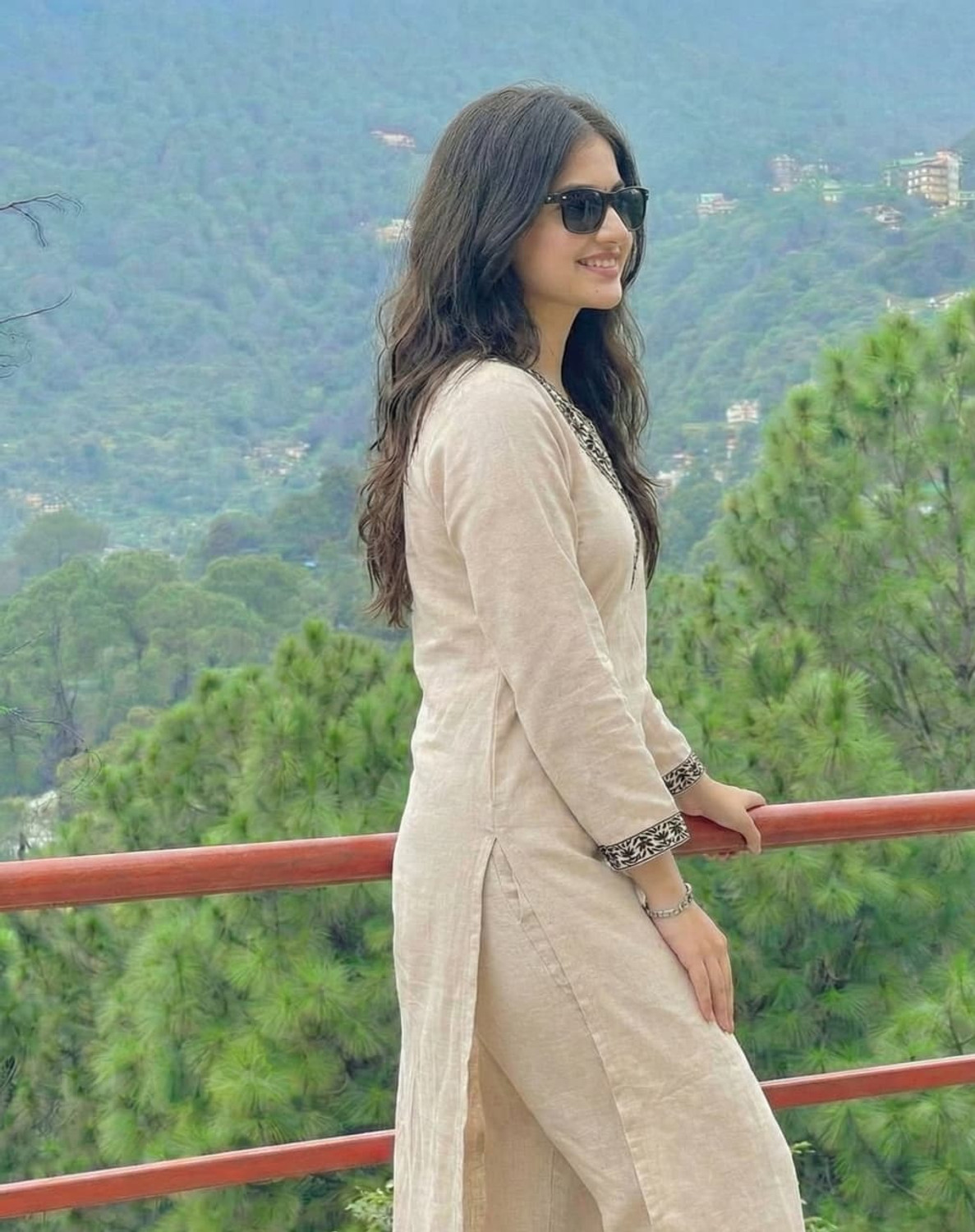 Image of A S COLLESTION Women Cotton Blend Kurta Pant Set