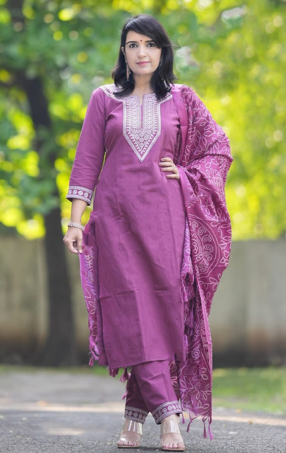 Image of Klosia Women Pure Silk Kurta Pant Dupatta Set