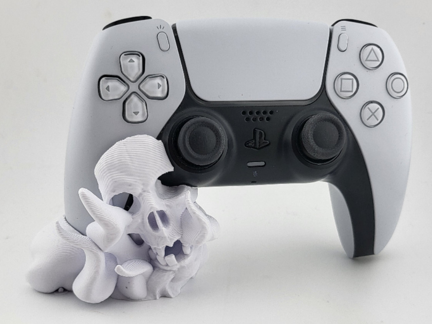 Image of Manifestation Oni mask controller stand Gaming Accessory Kit (Multicolor, For PS2, PS3, PS5, Xbox 360, Xbox One, Xbox One S, Xbox One X, Xbox Series S, Xbox Series X, iOS)