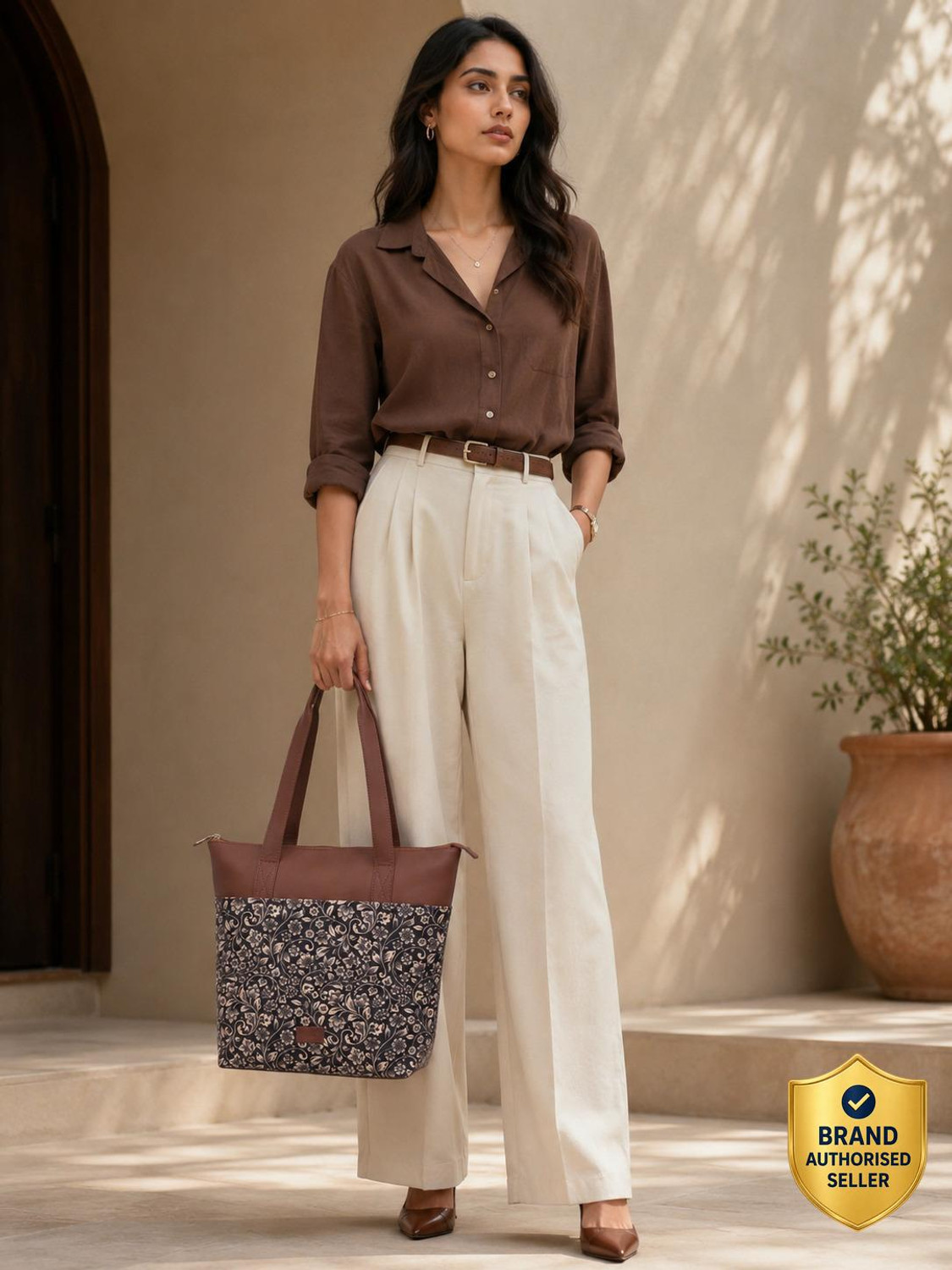 ZOUK Women Black, White Tote
