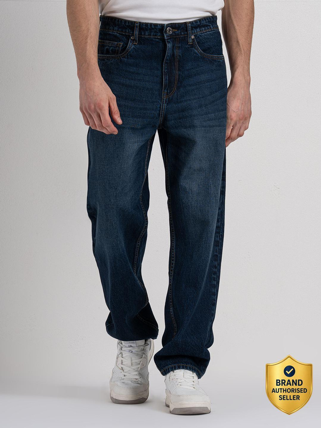 Men Loose Fit Mid Rise Blue Jeans