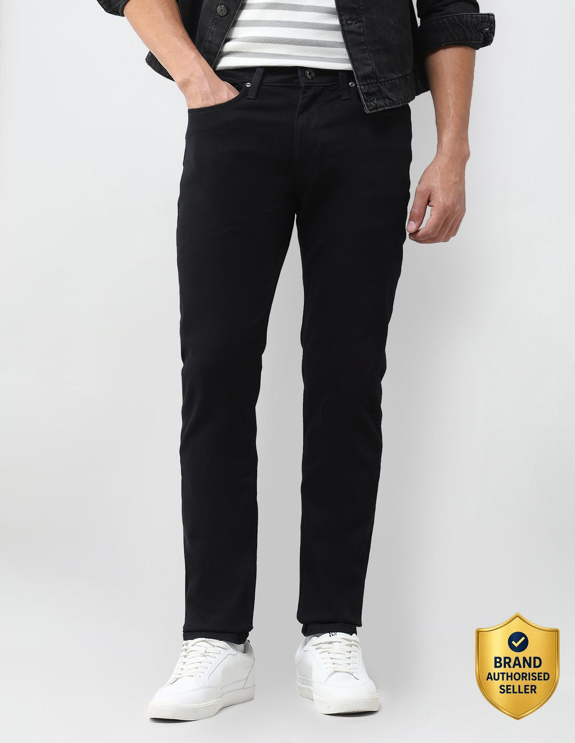 Image of U.S. POLO ASSN. Men Slim Mid Rise Black Jeans