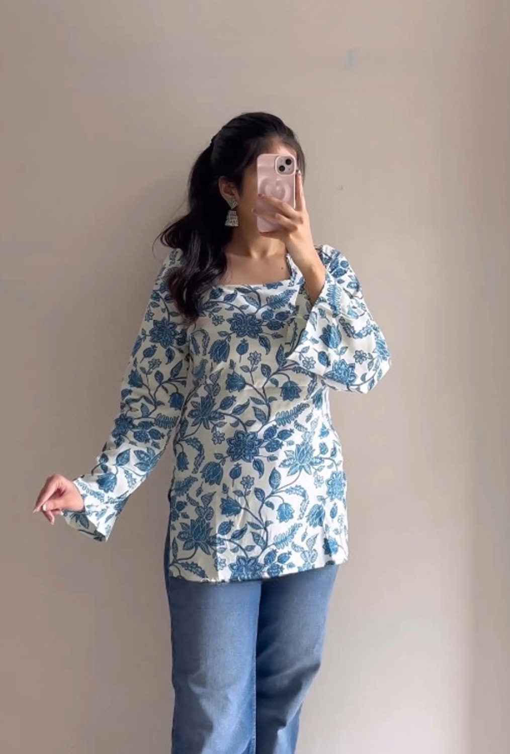 Bhadriyaa Women Floral Print, Printed Straight Kurta