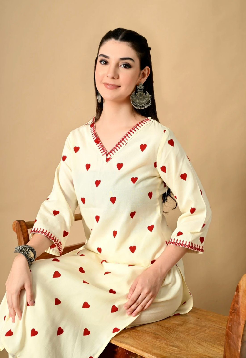 Hyten Women Printed Straight Kurta