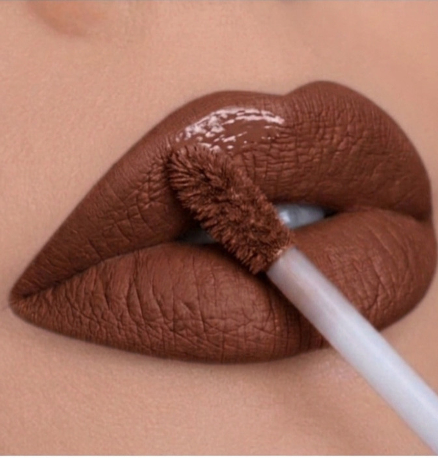 Image of BLUE HEAVEN Hyperstay Super Matte Lipstick (blushed wood, 5 g)