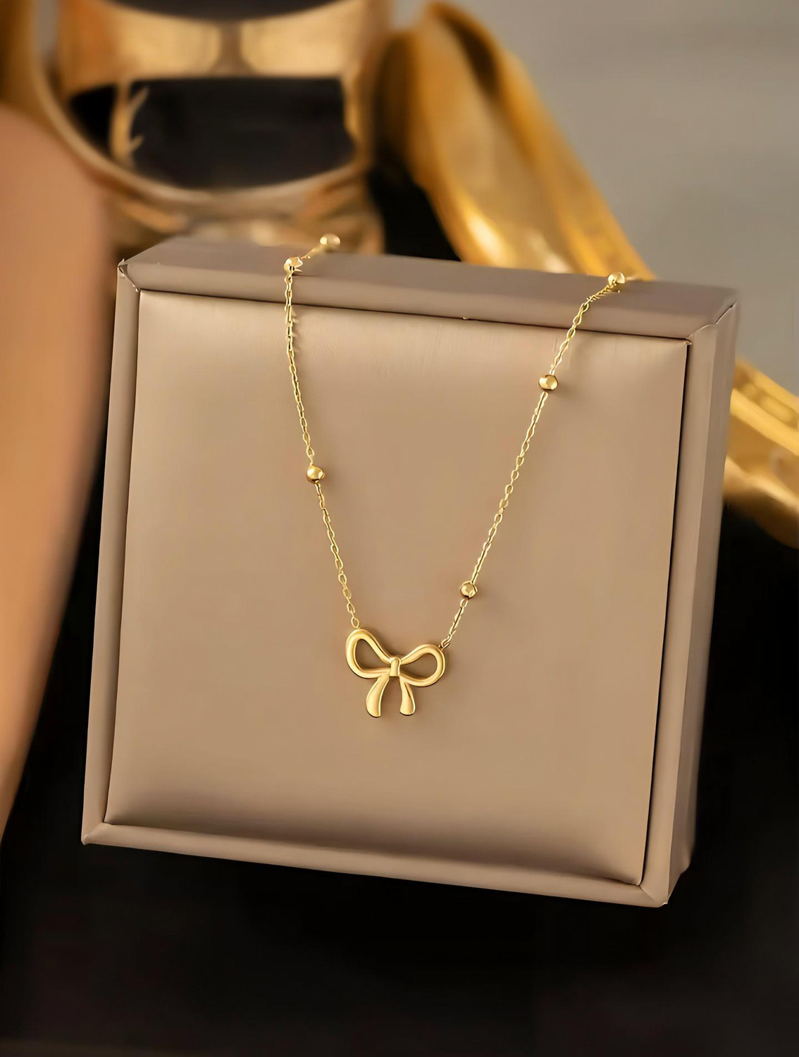 Image of ELCETRATD JEWELLERY Gold-plated Pearl Alloy Pendant Set