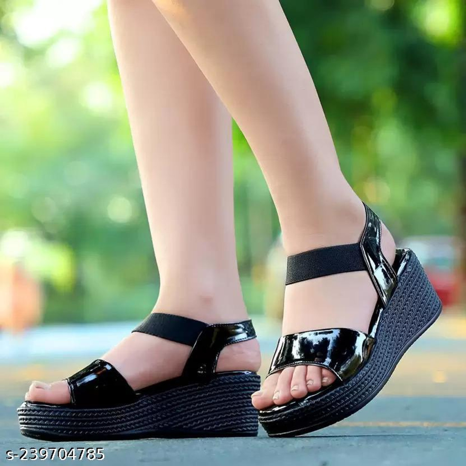 Image of Well Wear Velcro Strappy Sandals For Girls (Black , 3-3.5 Years)