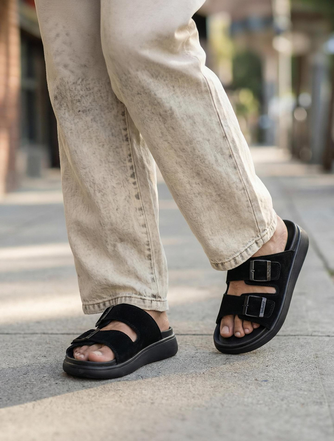 Walkaroo Men Casual