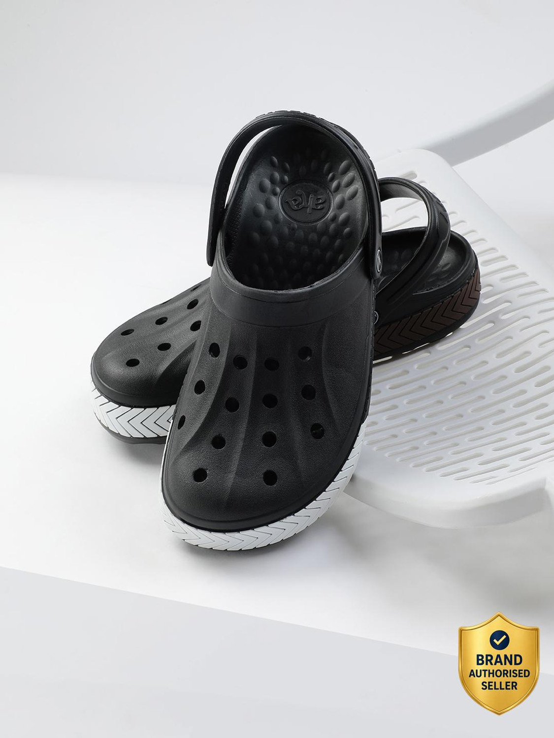 LIBERTY Men Clogs