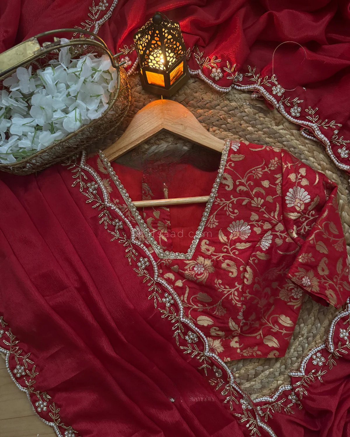 Sovansali Embroidered, Floral Print, Woven Daily Wear Chiffon Saree