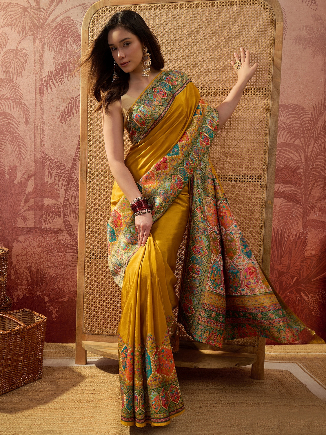 Image of AACHCHHADAN Embroidered, Geometric Print Bollywood Georgette, Art Silk Saree (Red, Green, Gold)