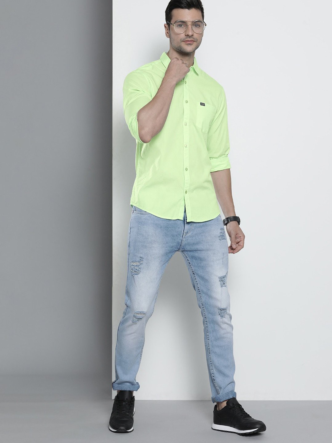 Image of The Indian Garage Co. Men Solid Casual Green Shirt