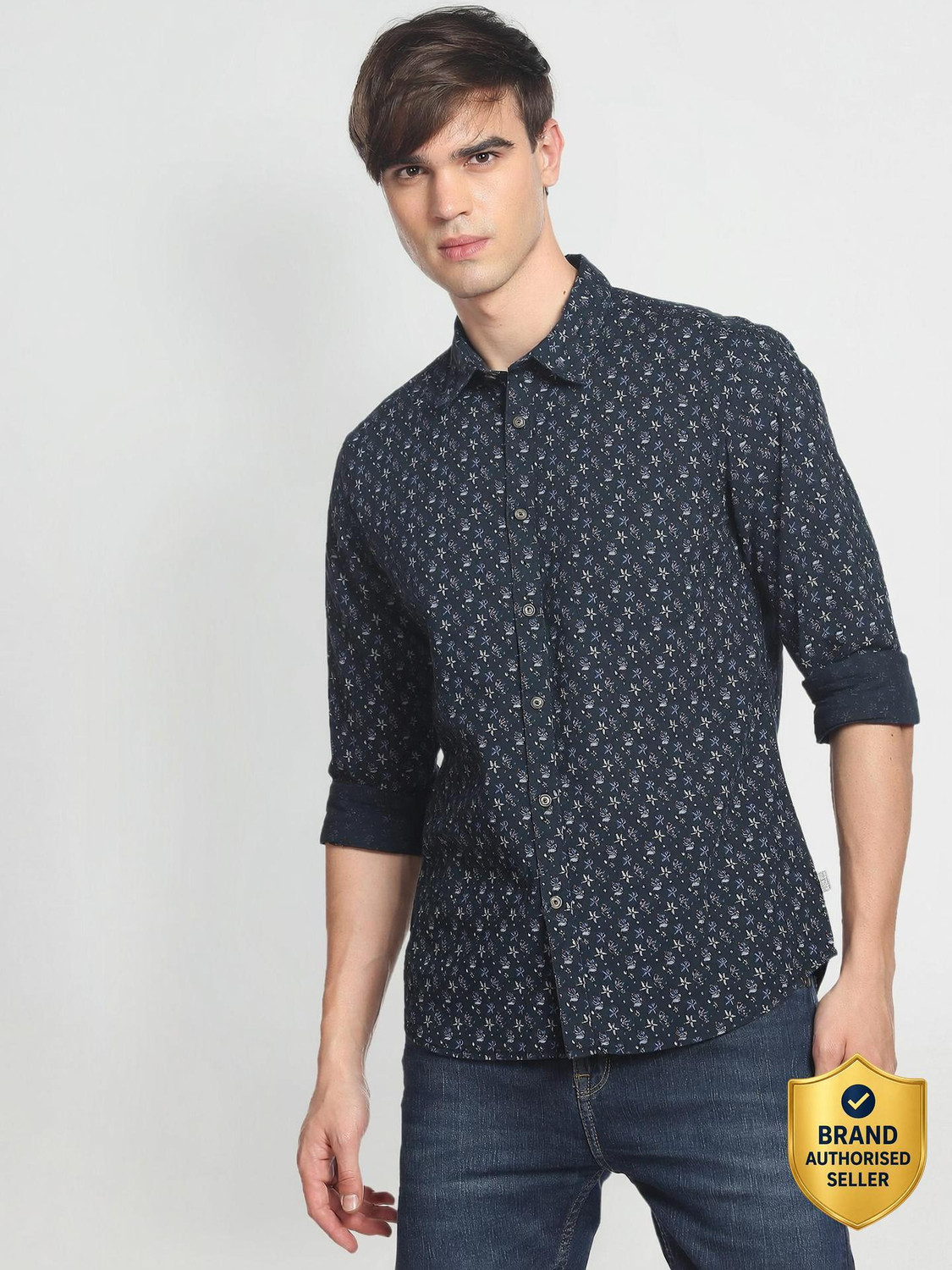 Image of FLYING MACHINE Men Slim Fit Striped Spread Collar Casual Shirt