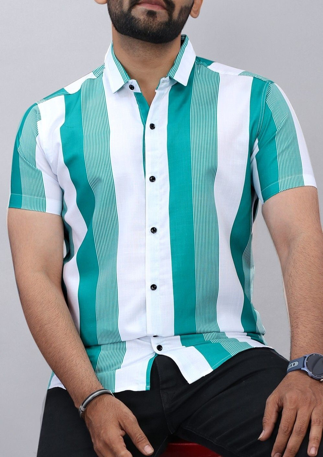 Image of OSCILLATE Men Regular Fit Checkered Hood Collar Casual Shirt