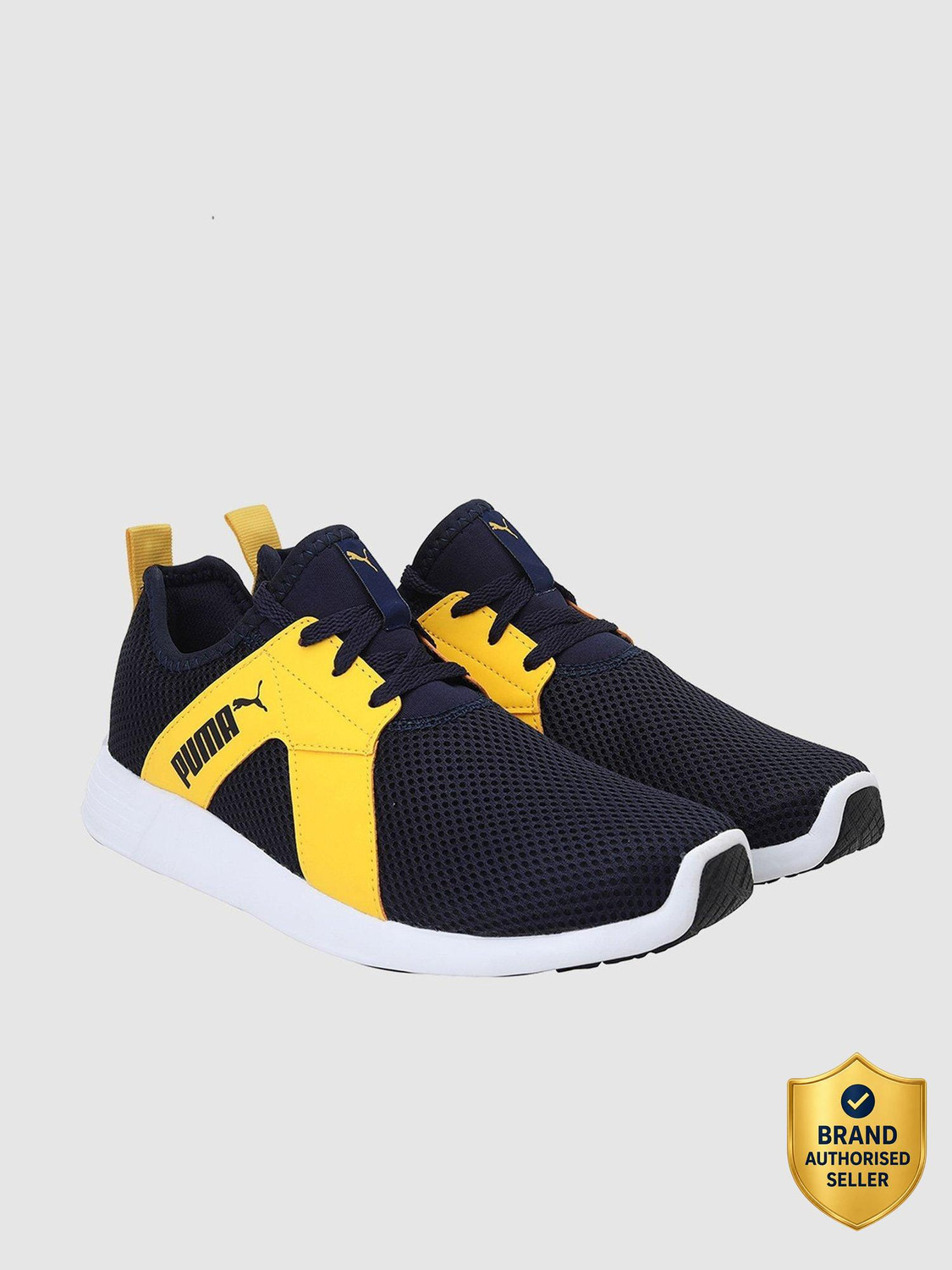 Zod Runner V3 Running Shoes For Men  (Blue)