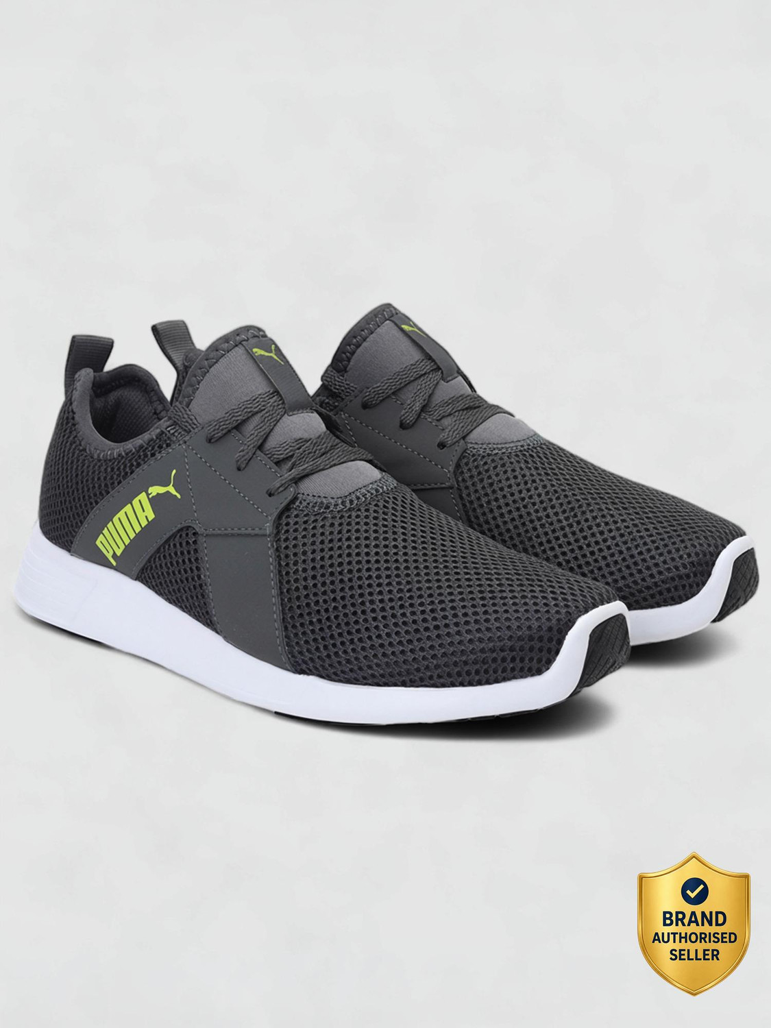 Zod Runner V3 Running Shoes For Men  (Grey)