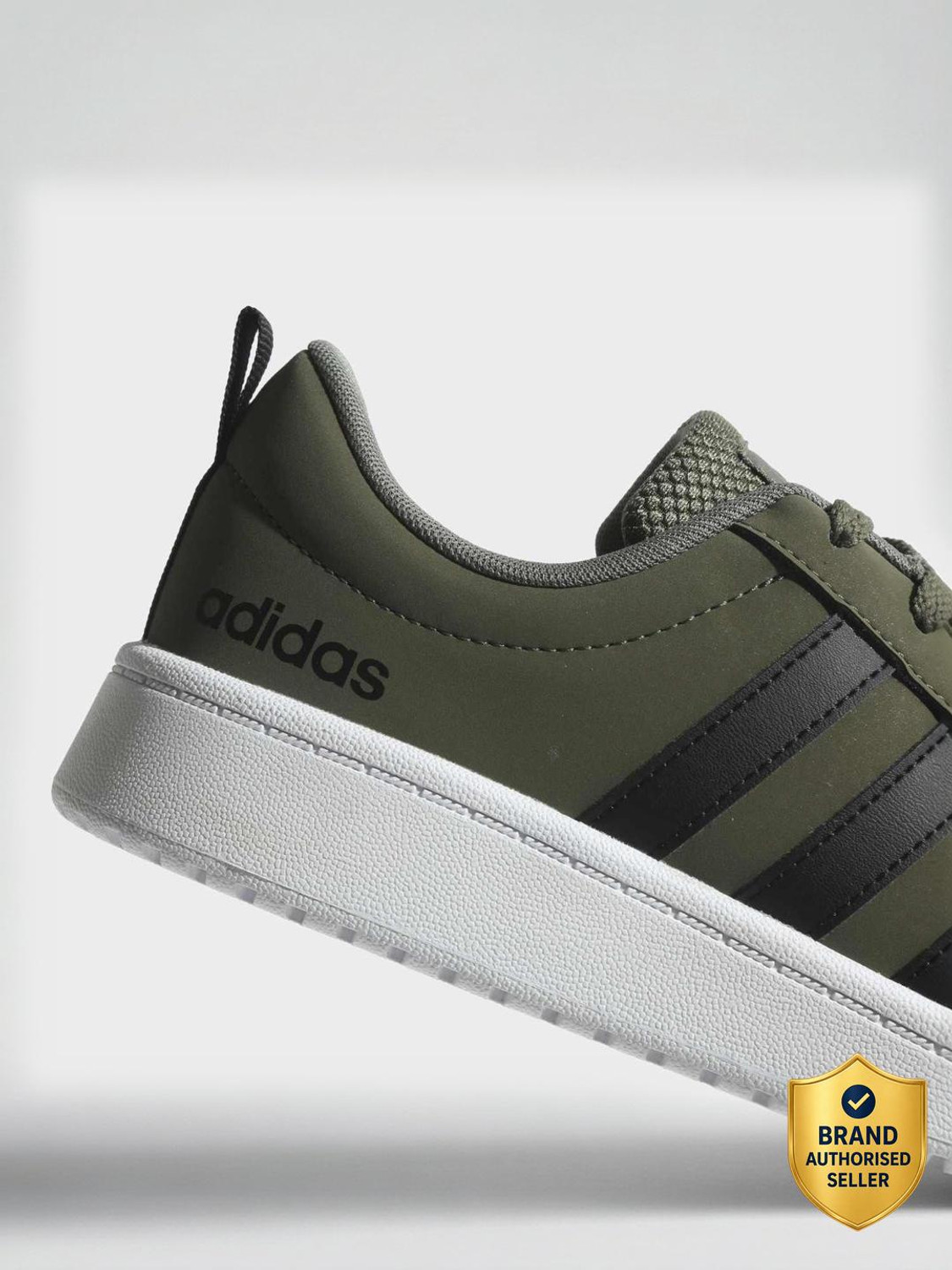 VS PACE 2.0 IKD Sneakers For Men (Green , 10)