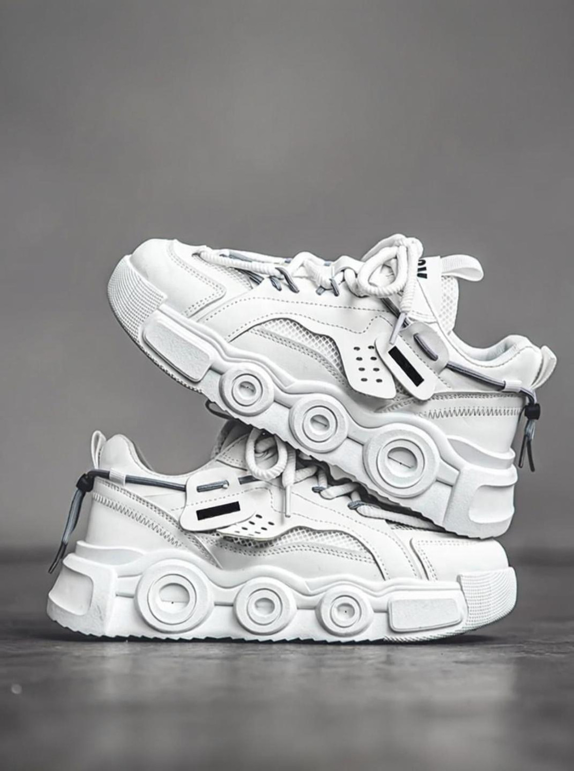 Image of VIZYTRIC Sneakers For Men (Multicolor , 9)