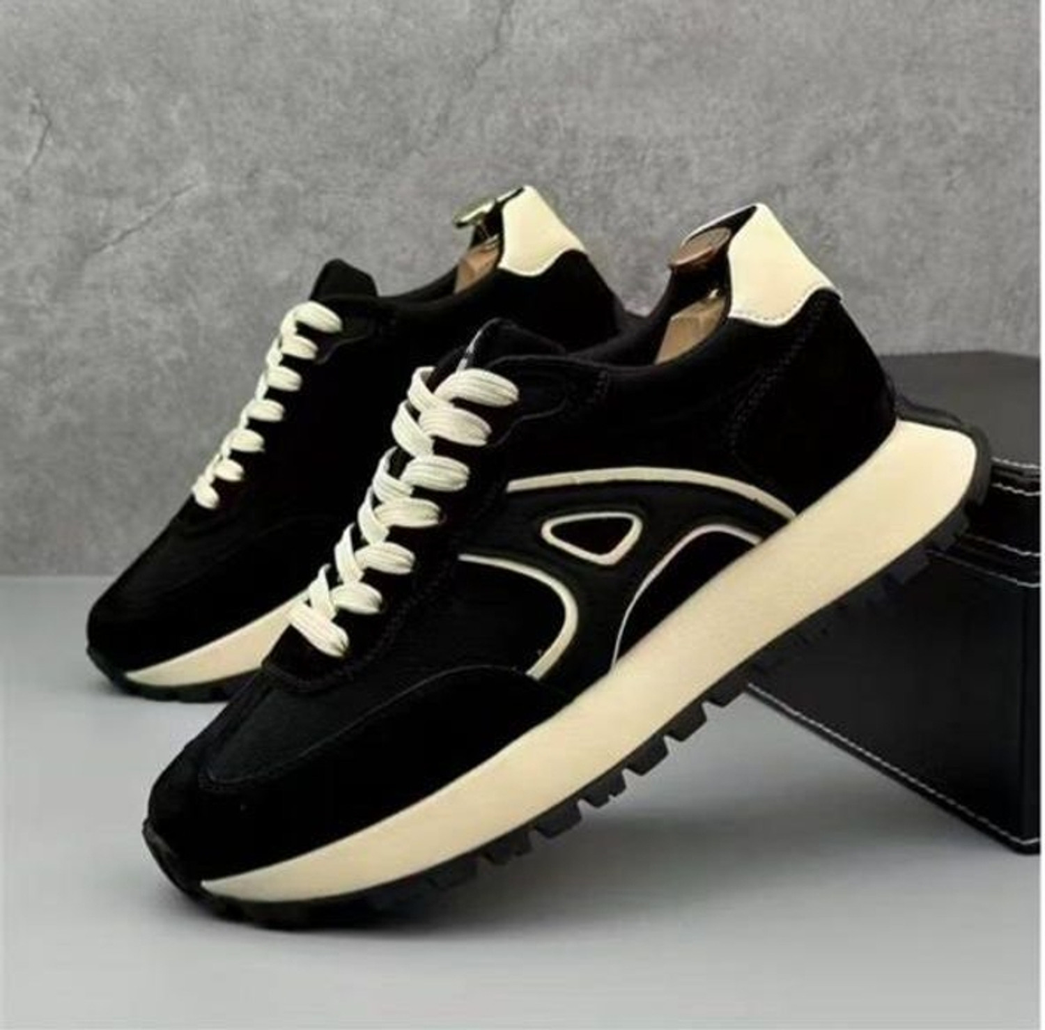 Image of ANJRS Badminton Shoes For Men (White , 10)
