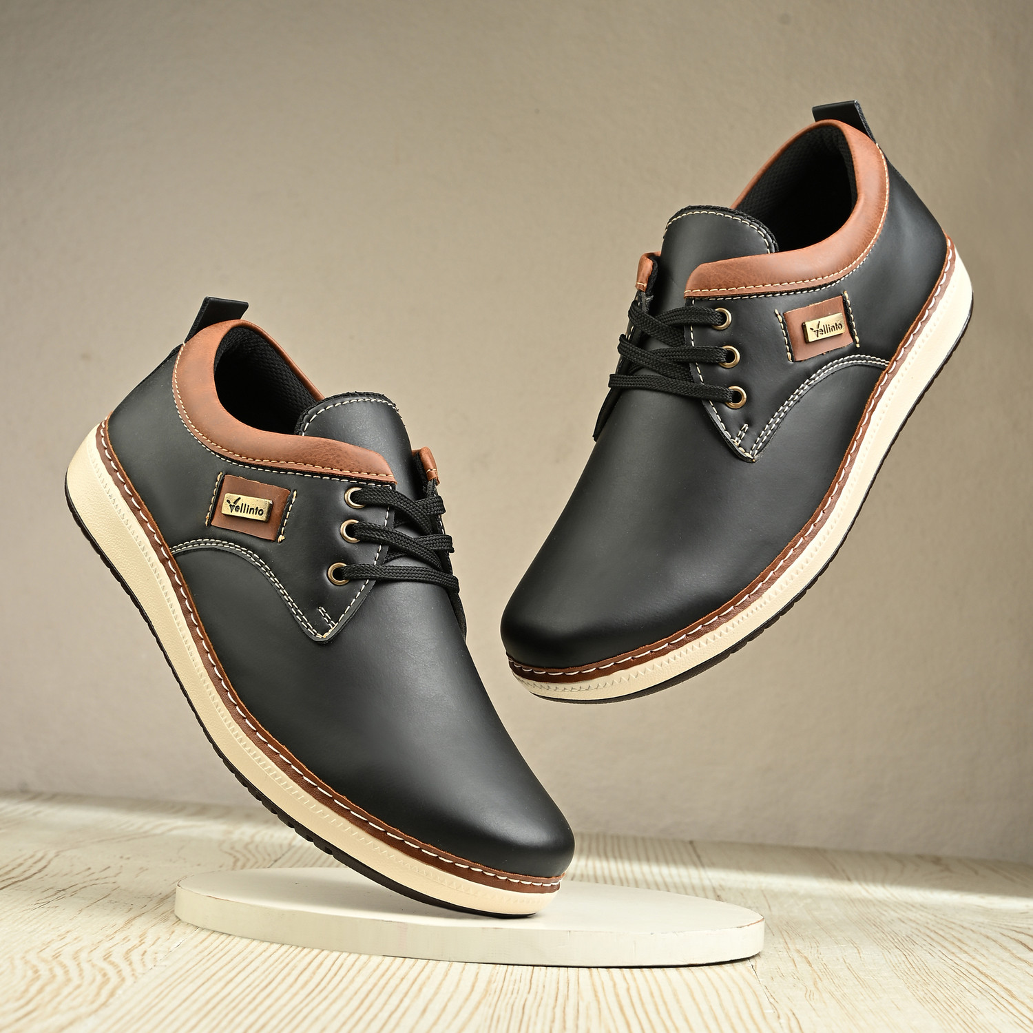 Image of CLARKS Casuals For Men (Olive , 10)