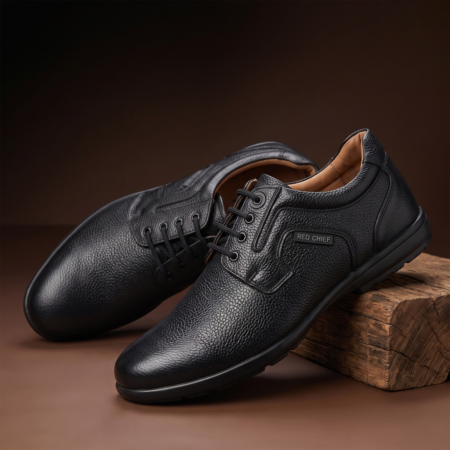 RC3511 001 Lace Up For Men  (Black)