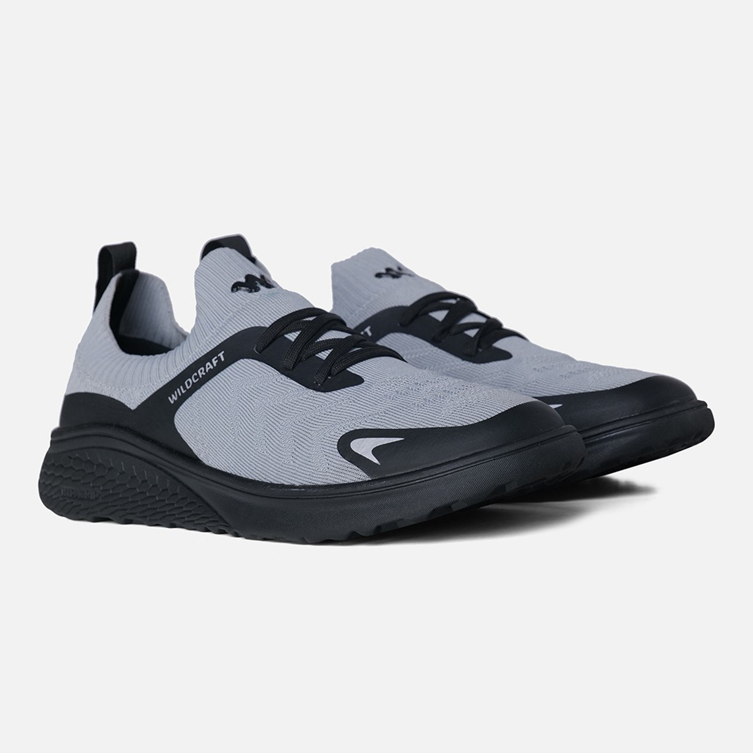 Wildcraft outlet black shoes