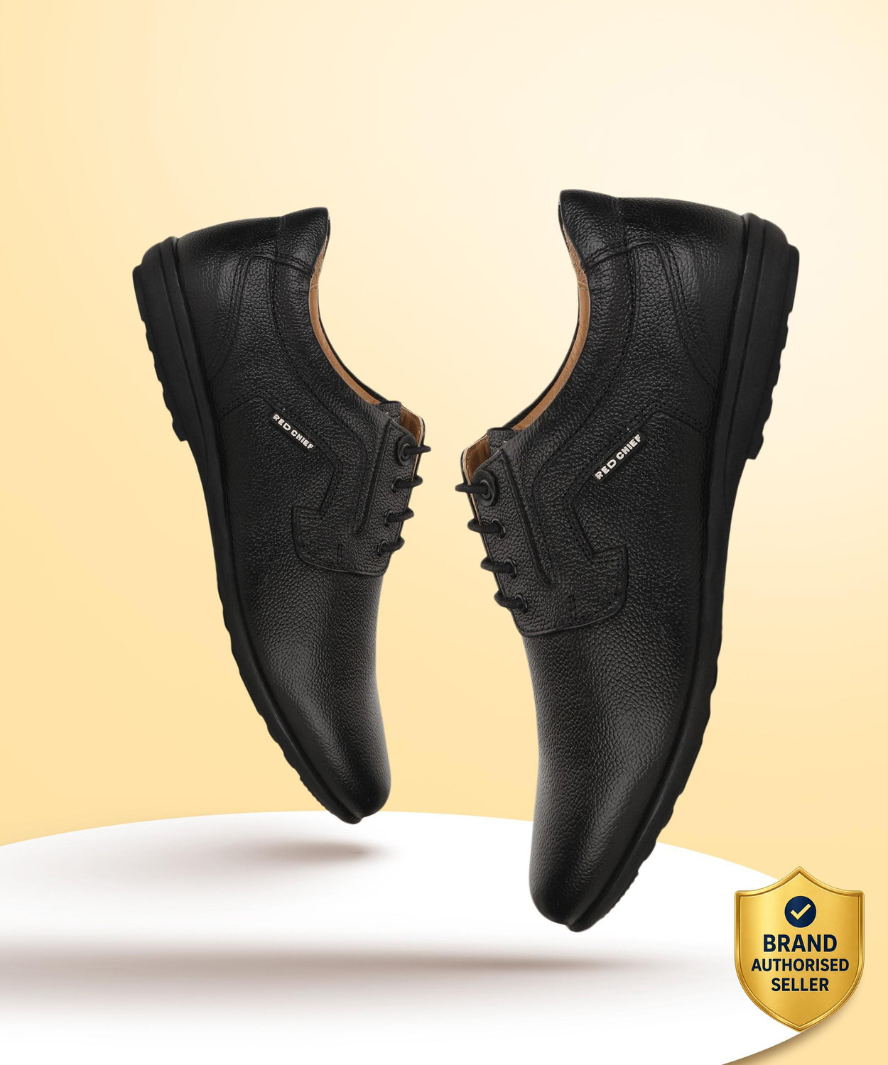RC3511 001 Lace Up For Men  (Black)