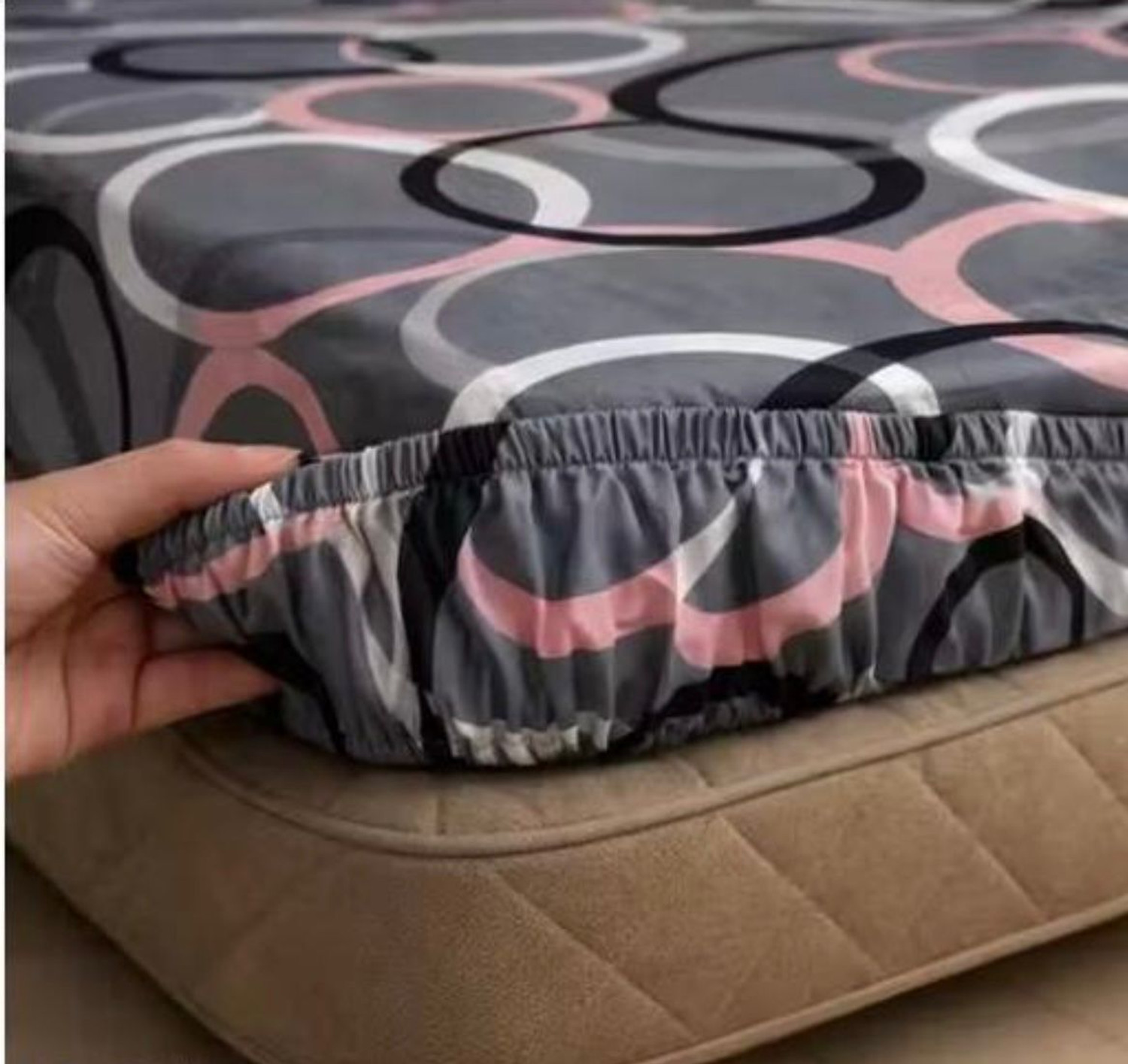 Image of PLANO Cotton Double, King Flat 250 TC Geometric 1 Bedsheet with 2 Cushion Covers (Multicolor)