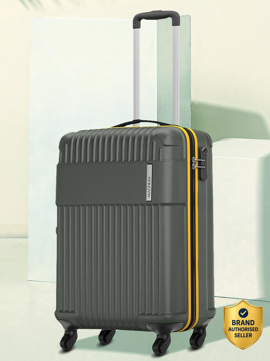 Safari Magnum Saber 55 Cabin Suitcase 4 Wheels - 22 inch