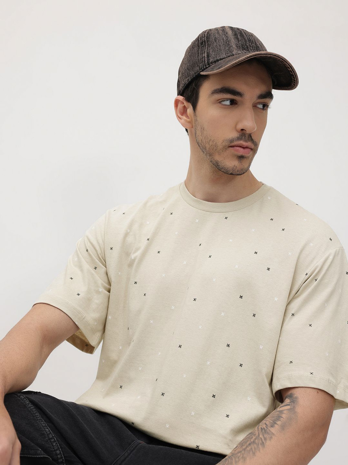 Image of Roadster Men Printed Round Neck Pure Cotton White T-Shirt