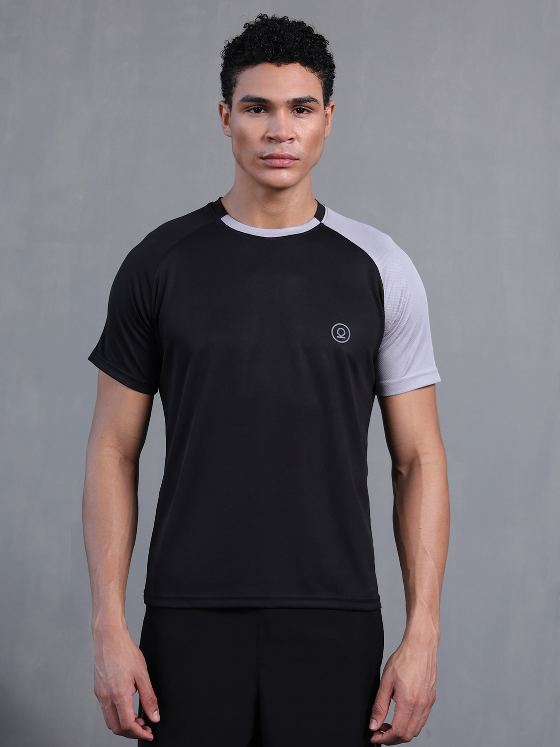 Image of HRX by Hrithik Roshan Men Printed Round Neck Polyester Black T-Shirt