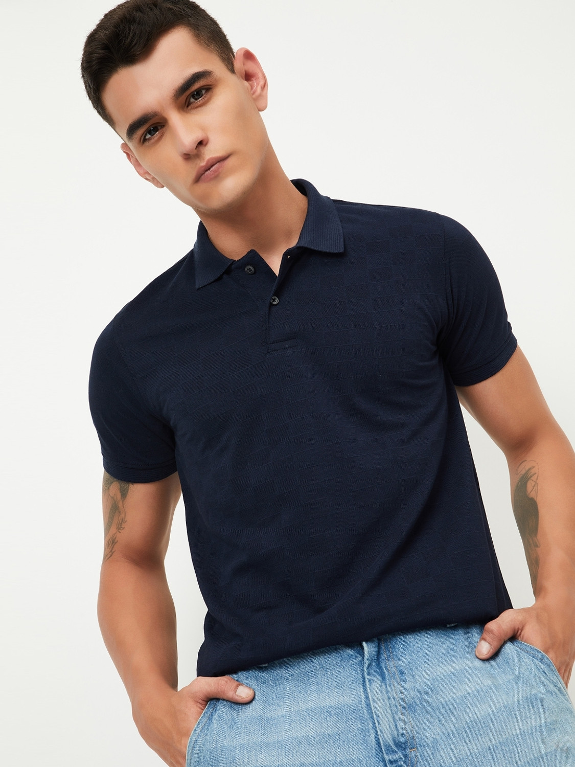 Image of max Men Solid Round Neck Cotton Blend Blue T-Shirt