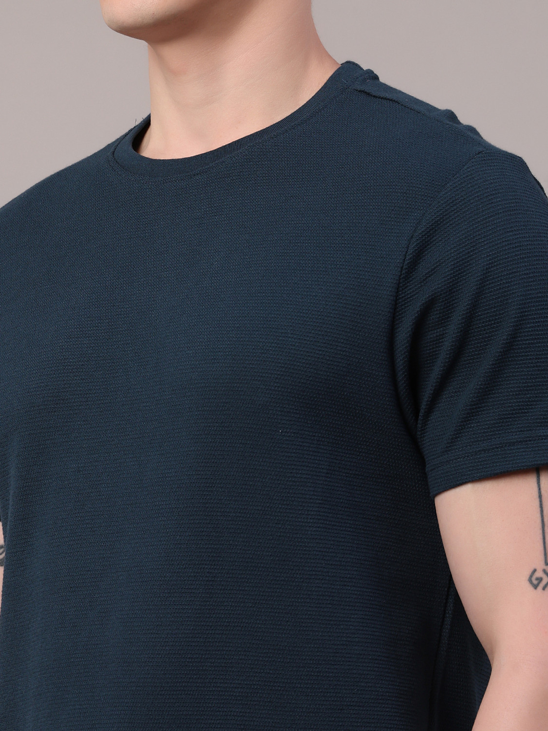 Image of V-MART Men Solid Round Neck Cotton Blend Blue T-Shirt