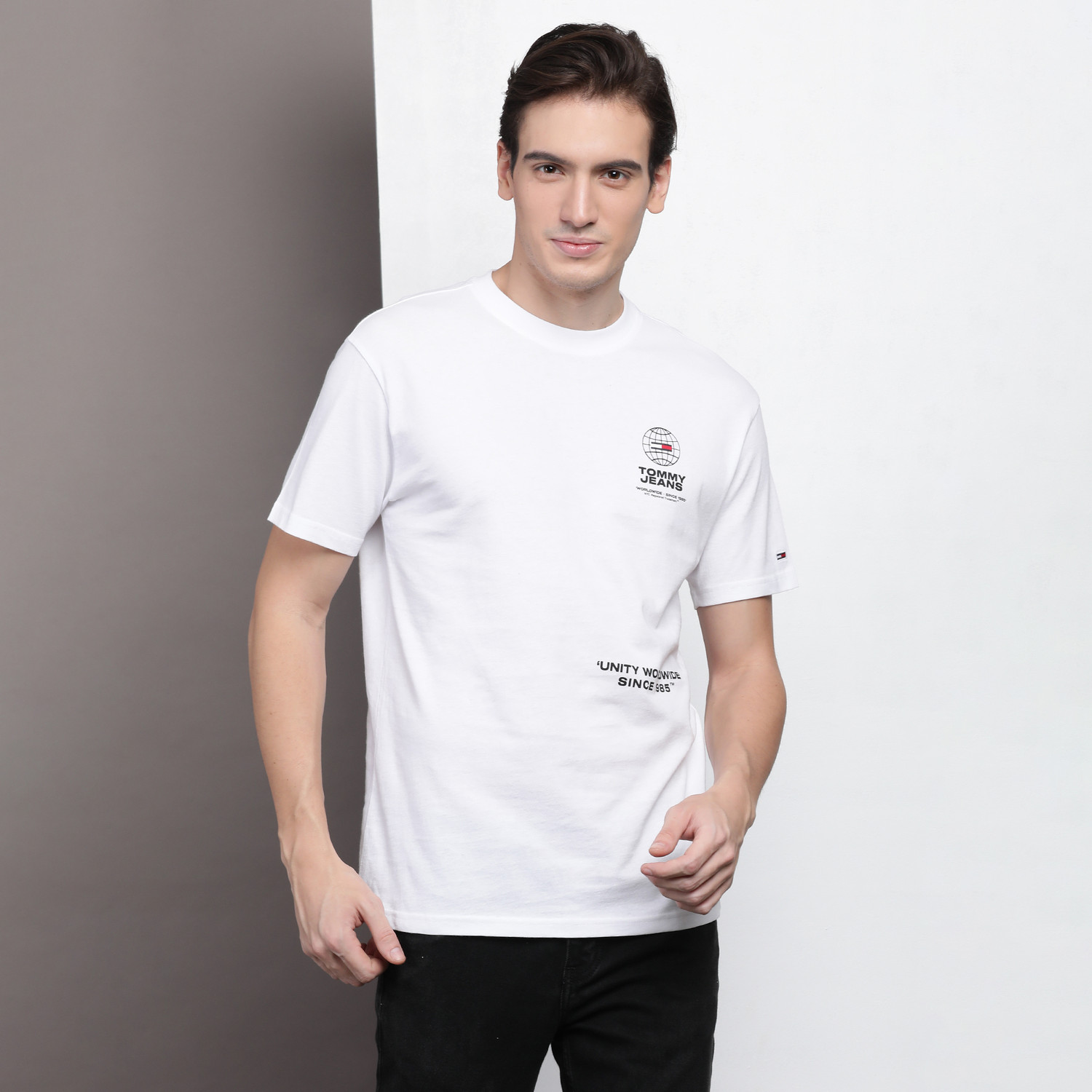 TOMMY HILFIGER Printed Men Round Neck White T Shirt Price History