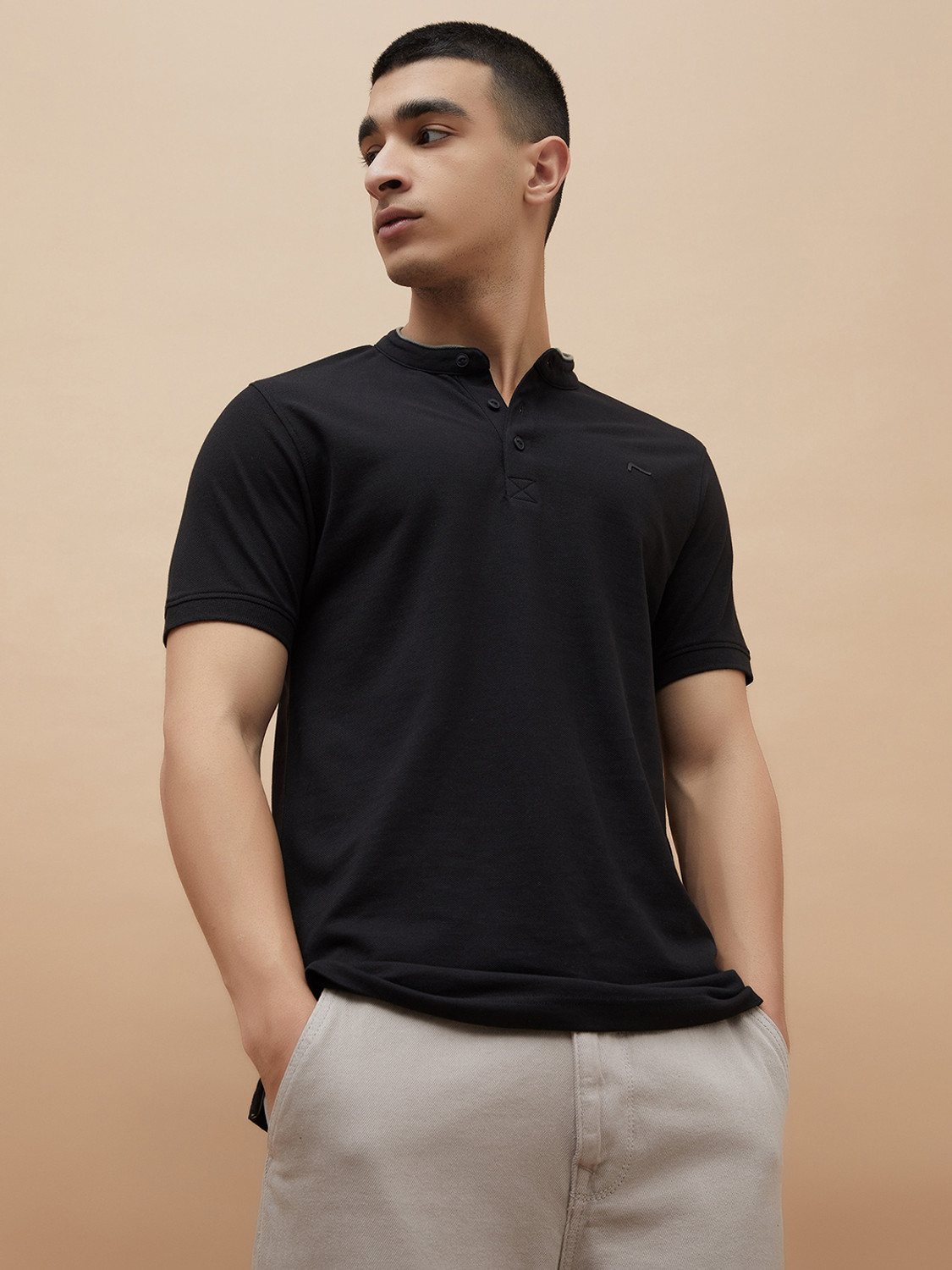 Image of V-MART Men Solid Round Neck Cotton Blend Blue T-Shirt
