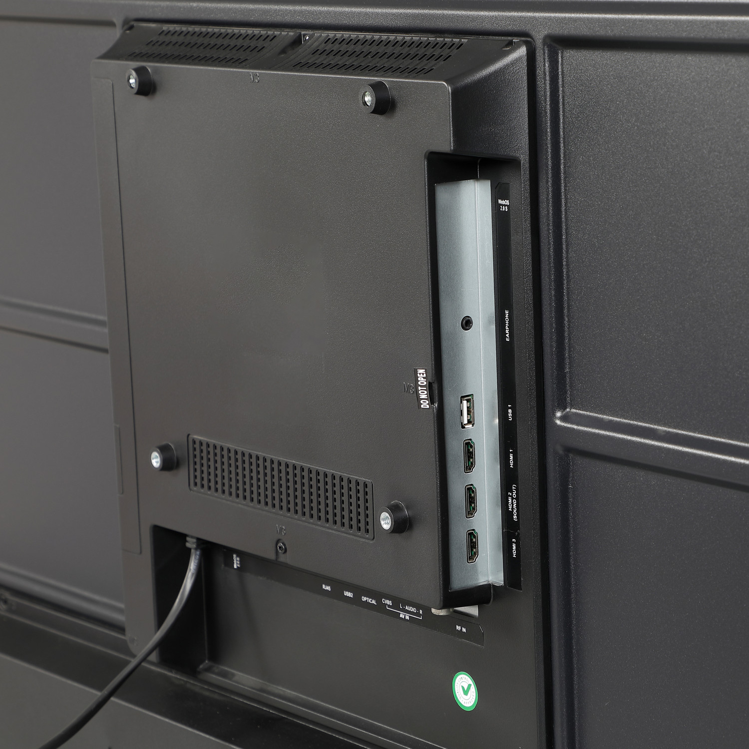 Image of Lloyd 109 cm (43 inch) QLED Ultra HD (4K) Smart WebOS TV