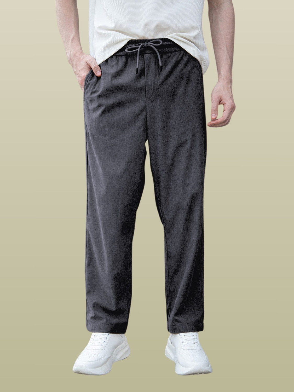Image of Roadster Men Loose Fit Green Cotton Blend Trousers