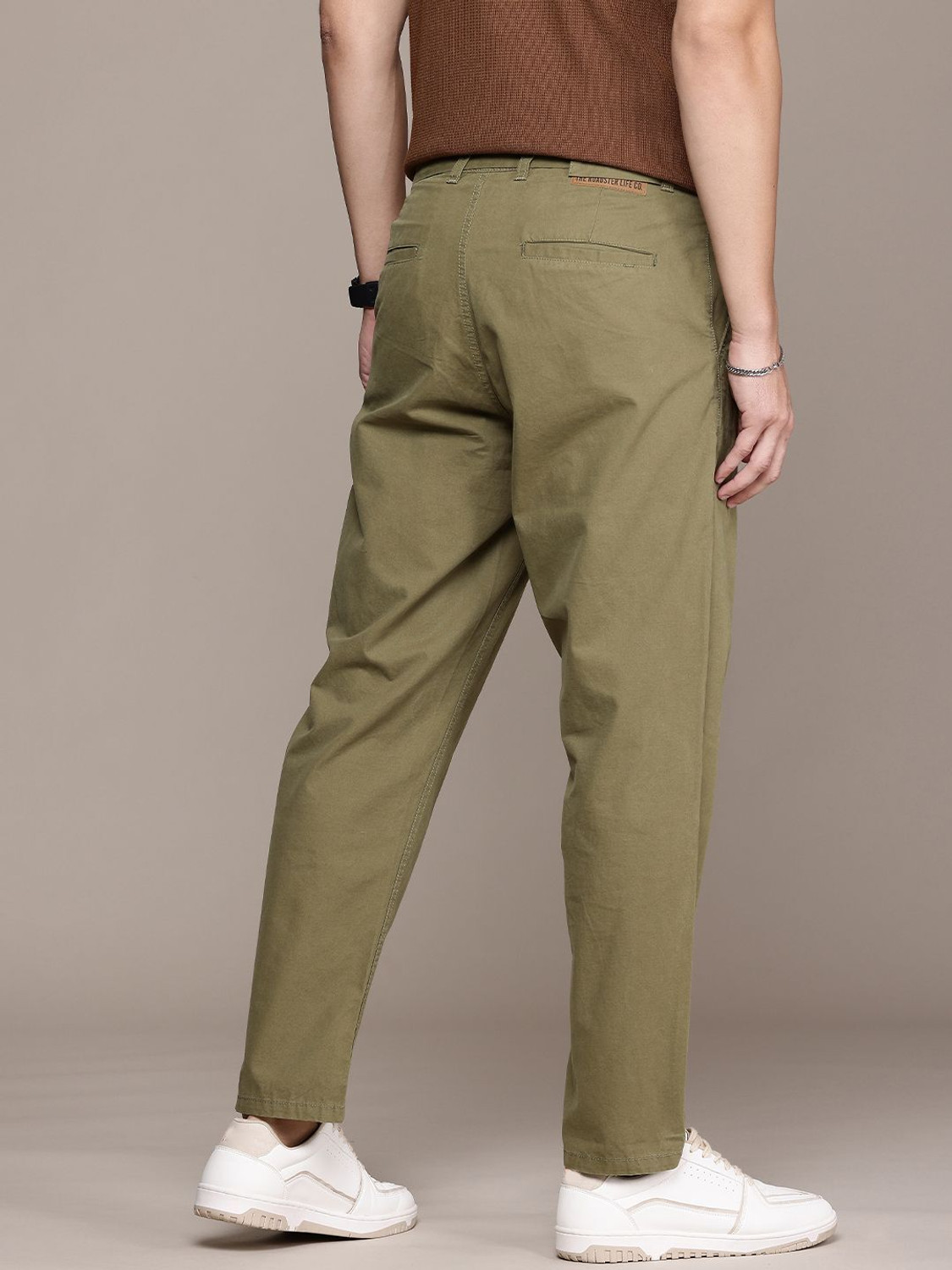 Image of Roadster Men Loose Fit Green Cotton Blend Trousers
