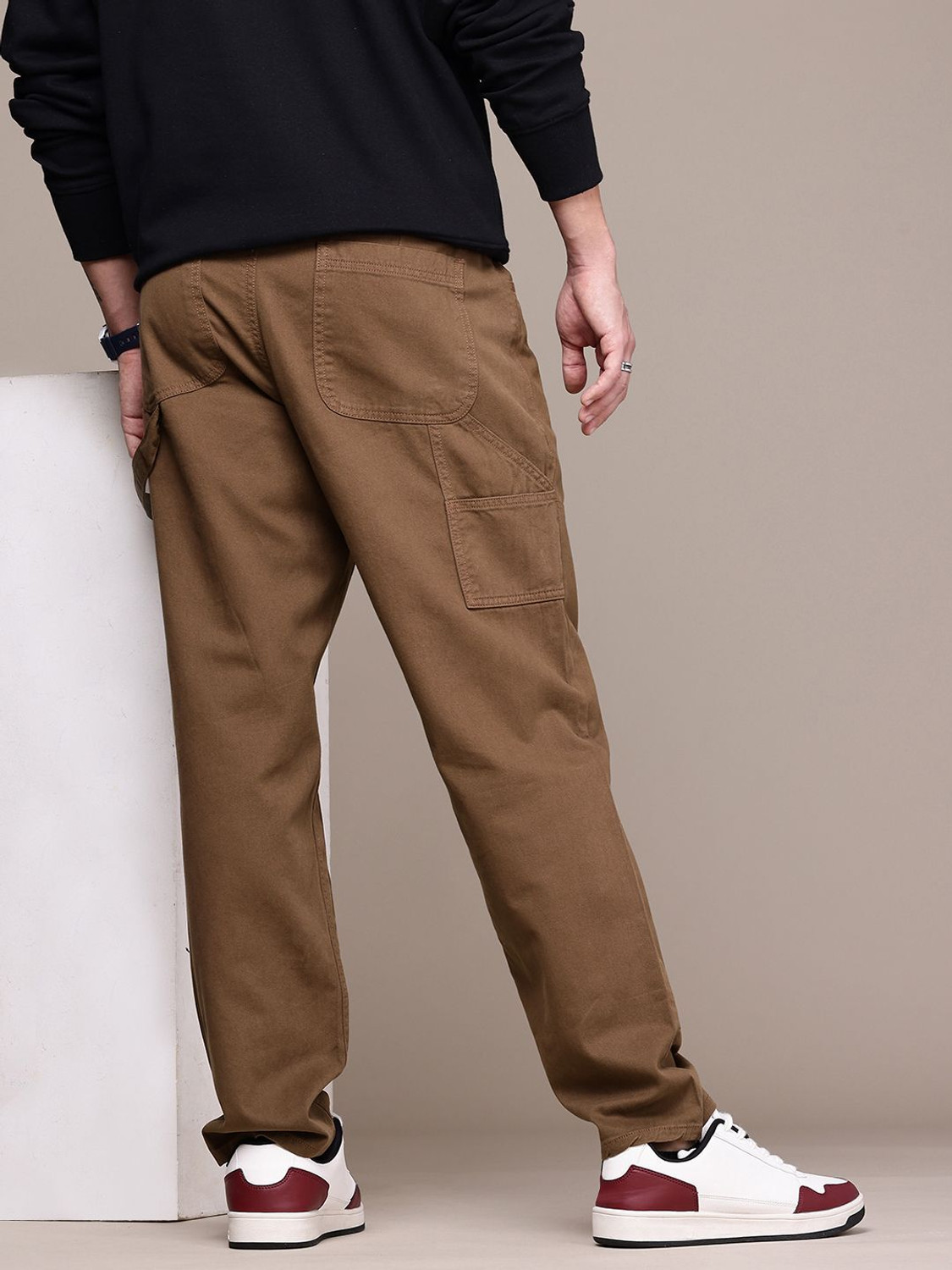 Image of Roadster Men Loose Fit Green Cotton Blend Trousers