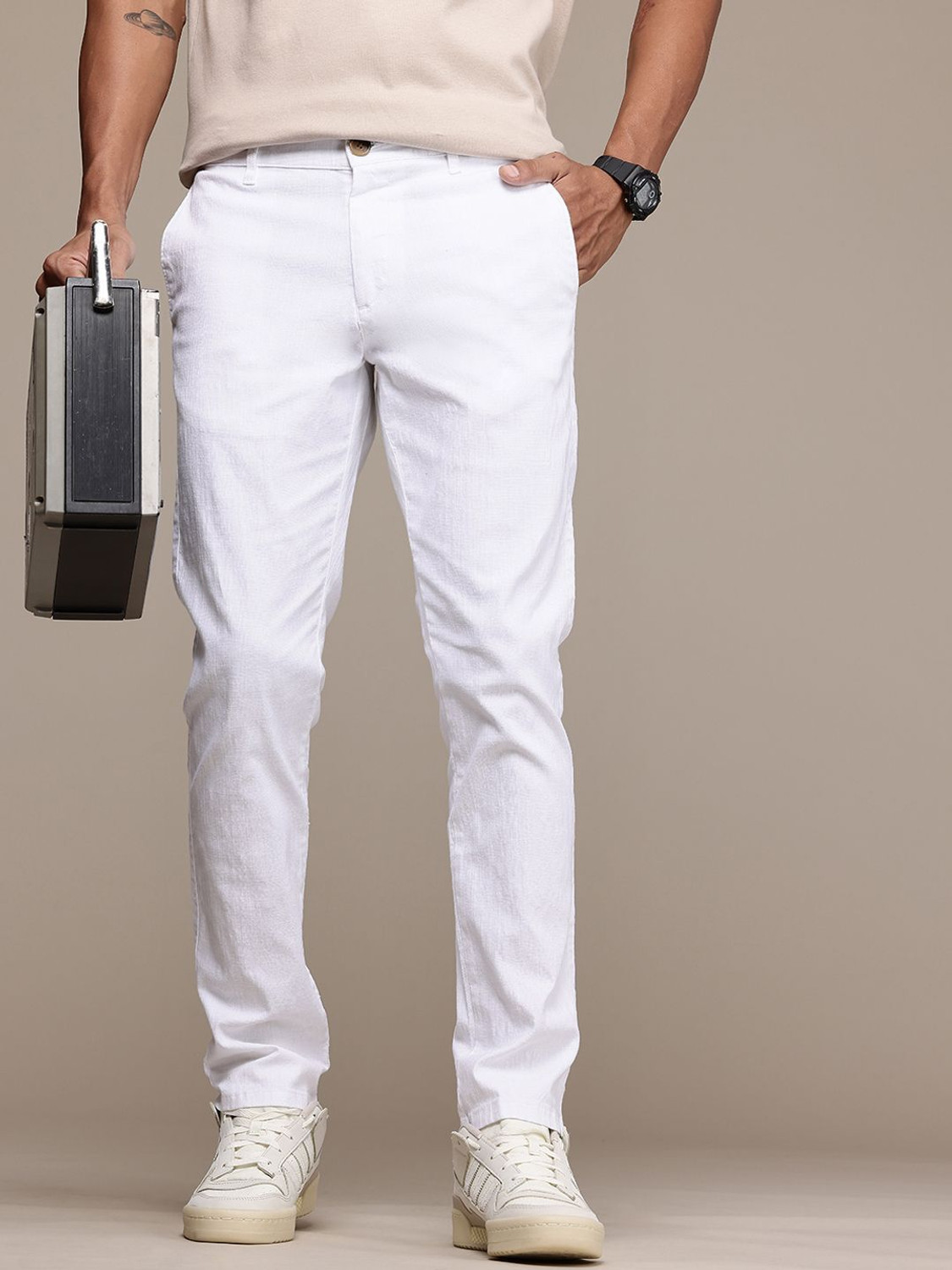 Image of Roadster Men Loose Fit Green Cotton Blend Trousers