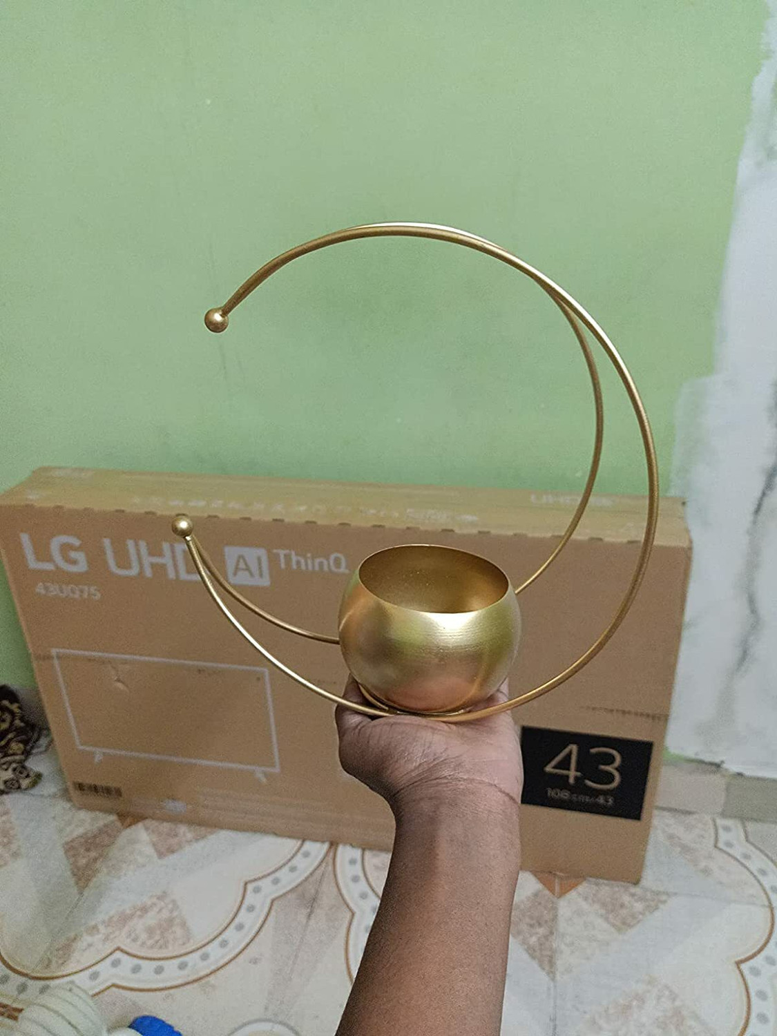 Image of Appraise Home Impex Moon Shaped Vase Iron Vase