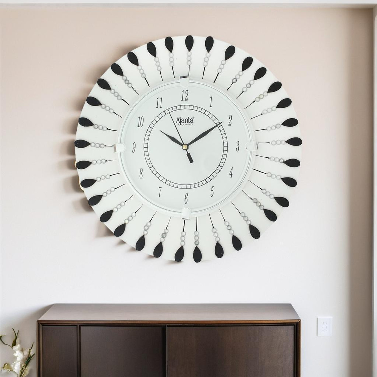 AJANTA Analog 29 cm X 29 cm Wall Clock