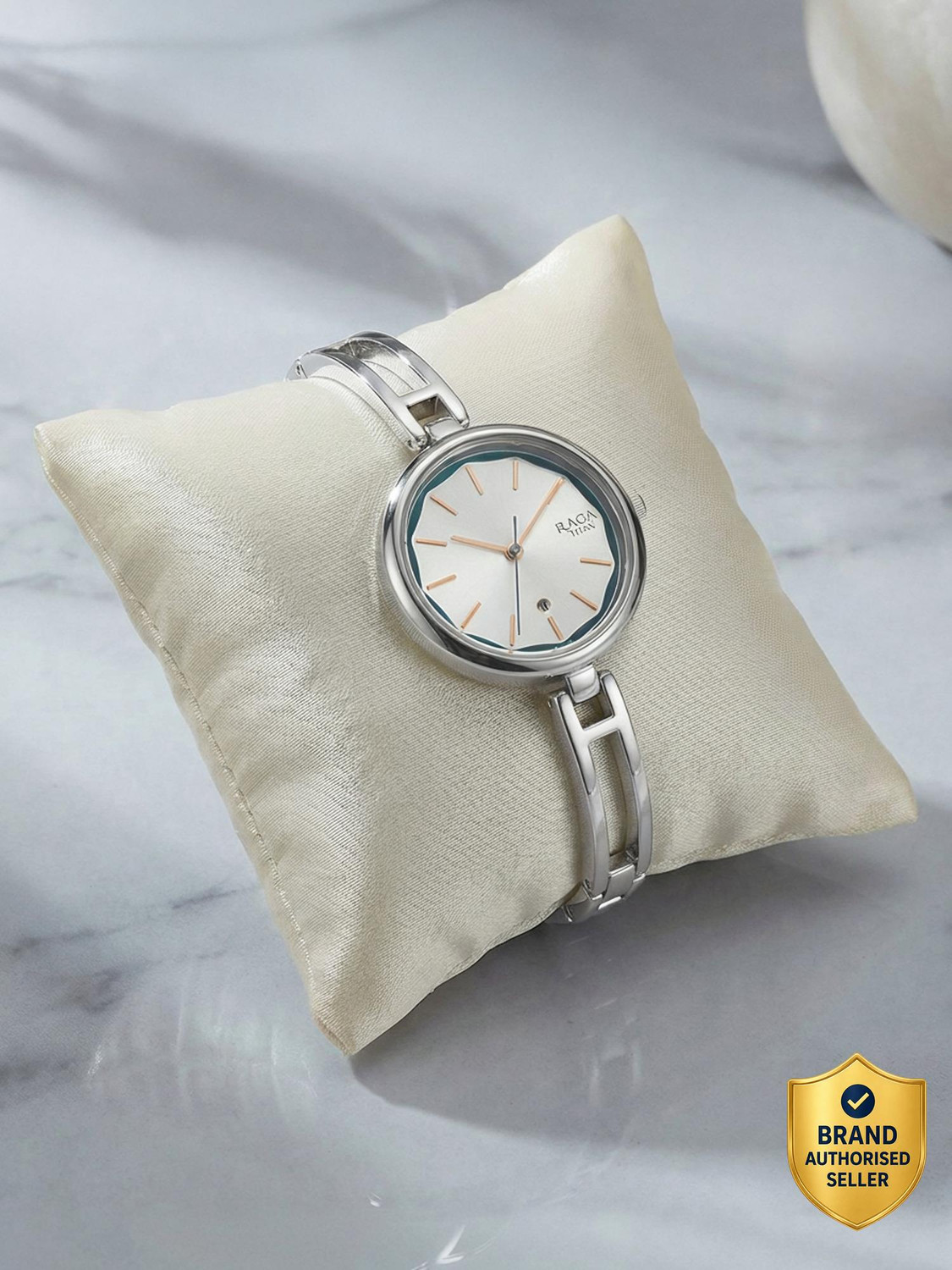 Titan Raga Viva 6 Phase 1 RAGA VIVA VI Analog Watch - For Women