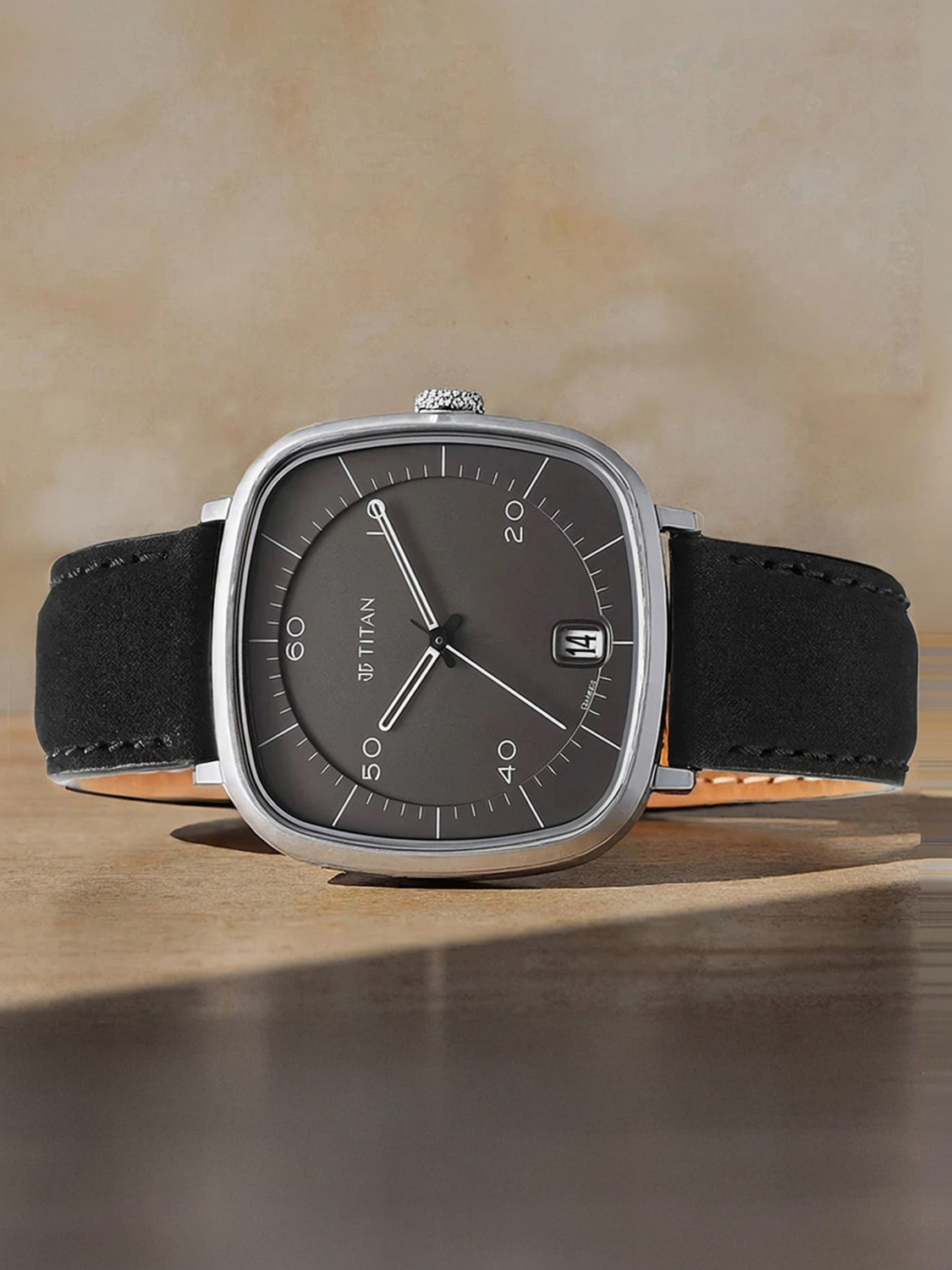 Titan Neo Curve Analog Watch for Men – Stylish Design