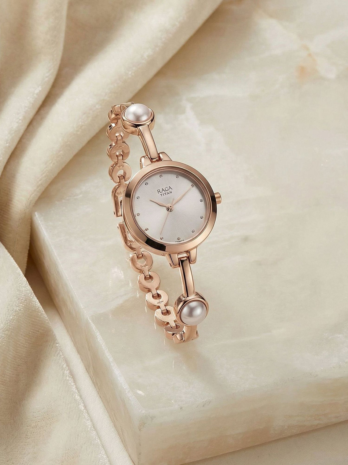 Raga NN2576WM01 Analog Women's Watch – ₹4607 on Flipkart