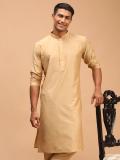 VASTRAMAY Men Solid Straight Kurta (Gold)