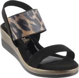 Catwalk Women Wedges (Black , 9)