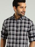 INDIAN TERRAIN Men Checkered Casual Blue Shirt